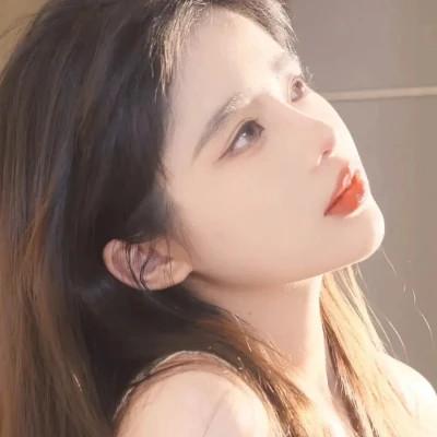 微信女生干净有品位的头像58张