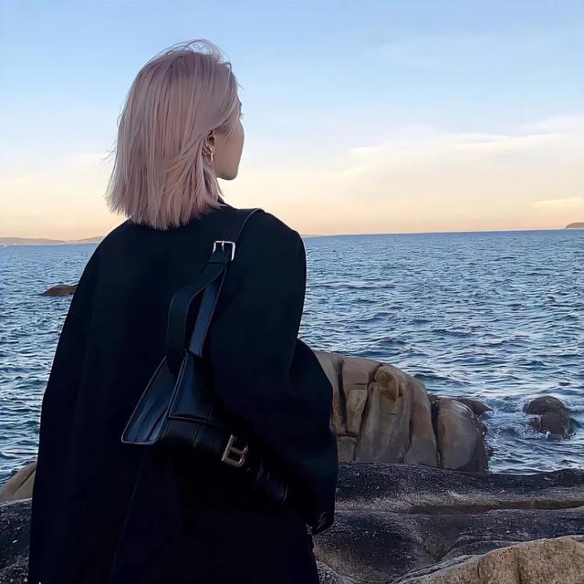 女生高清头像自由潇洒