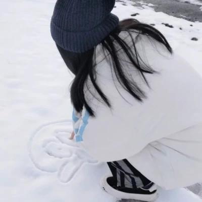 微信女生干净有品位的头像58张