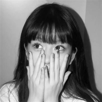 气质微信头像女生黑白108张
