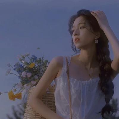 复古系头像女 高级又复古相当耐看