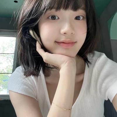 素颜比较真实的头像女高清照片