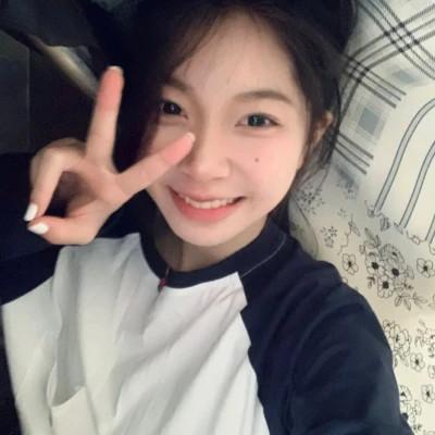 素颜比较真实的头像女高清照片