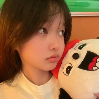 素颜比较真实的头像女高清照片