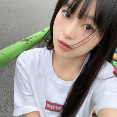 素颜比较真实的头像女高清照片