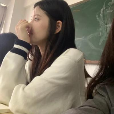 素颜比较真实的头像女高清照片