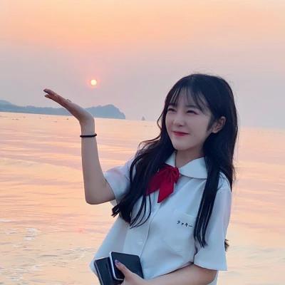 少年感小众头像女生阳光图片