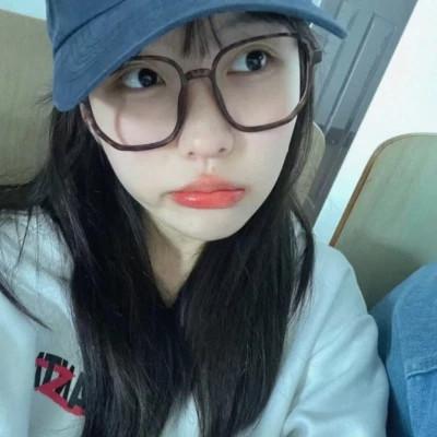 素颜比较真实的头像女高清照片