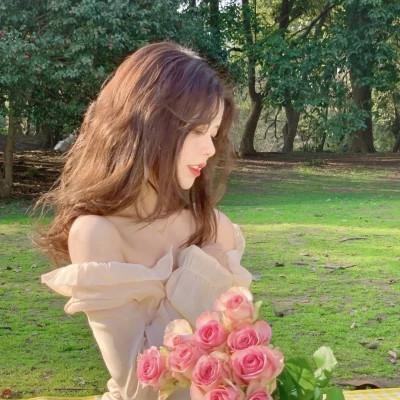 女生性感身材头像 好看高清身材火爆的女生头像图片