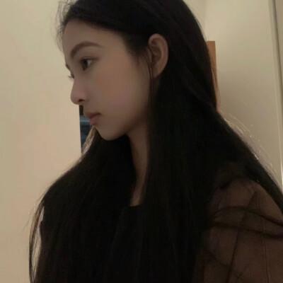 素颜比较真实的头像女高清照片
