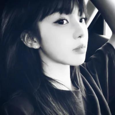 素颜比较真实的头像女高清照片