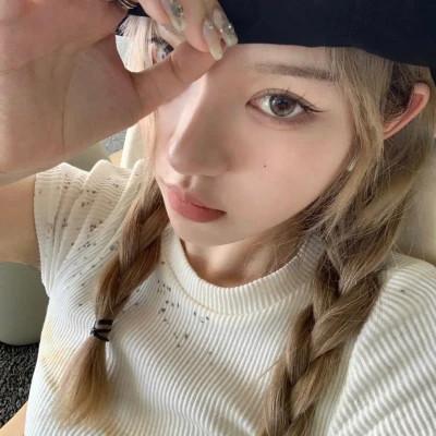 素颜比较真实的头像女高清照片