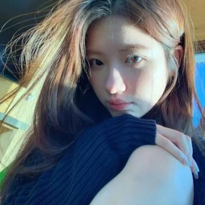 素颜比较真实的头像女高清照片