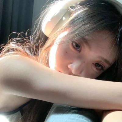 素颜比较真实的头像女高清照片