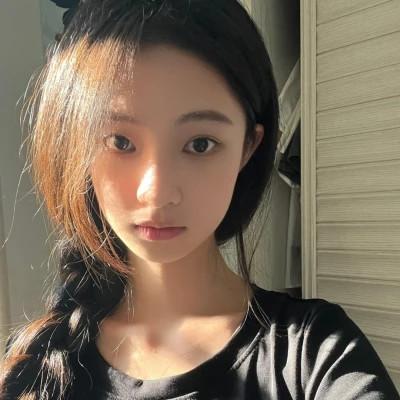 素颜比较真实的头像女高清照片