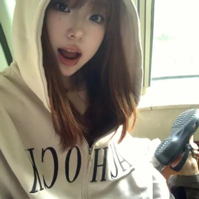 素颜比较真实的头像女高清照片