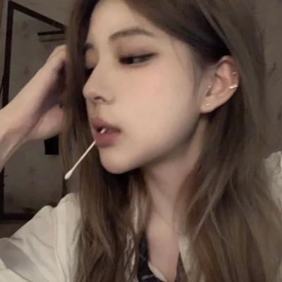 素颜比较真实的头像女高清照片