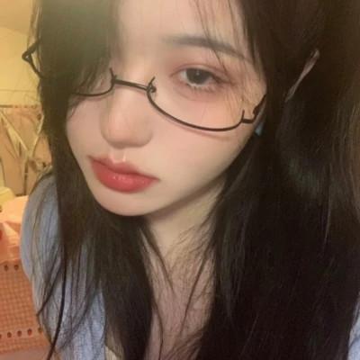 素颜比较真实的头像女高清照片