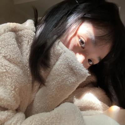素颜比较真实的头像女高清照片