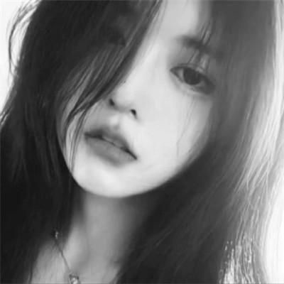 好看的黑白女生头像
