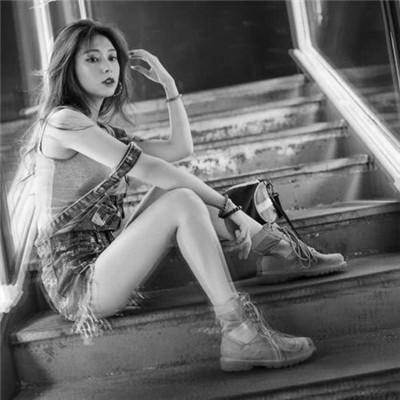 微信高清黑白女生头像100张