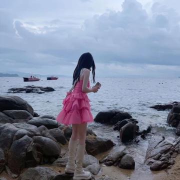 女生唯美头像背影海边高清图片