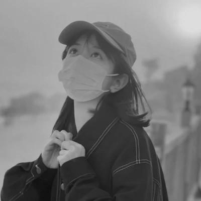 好看的黑白女生头像