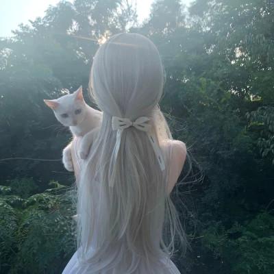 背部好看的气质女生头像