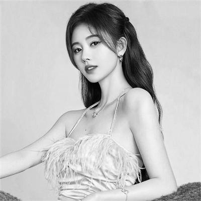 微信高清黑白女生头像100张