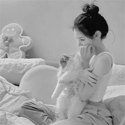 好看的黑白女生头像