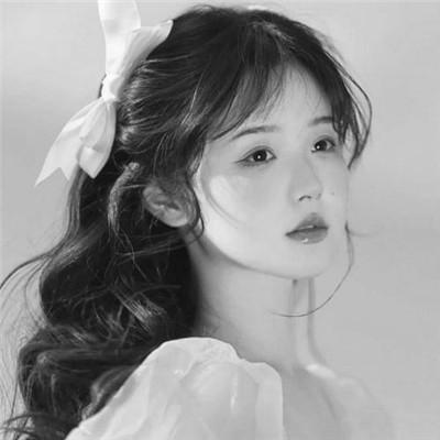 微信高清黑白女生头像100张