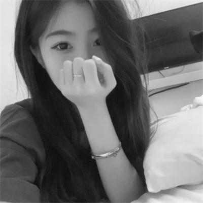 好看的黑白女生头像