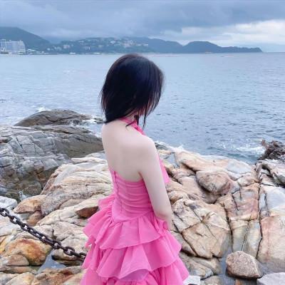 女生唯美头像背影海边高清图片