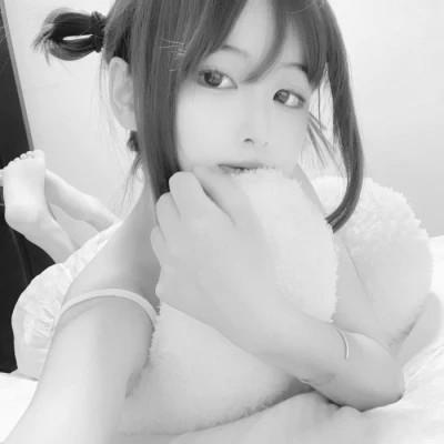 好看的黑白女生头像