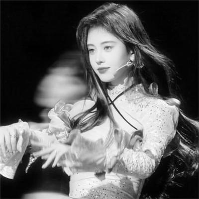 微信高清黑白女生头像100张