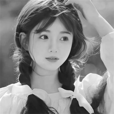 好看的黑白女生头像