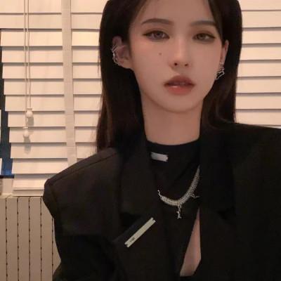 32张高质量的女生头像图片，优雅高级！