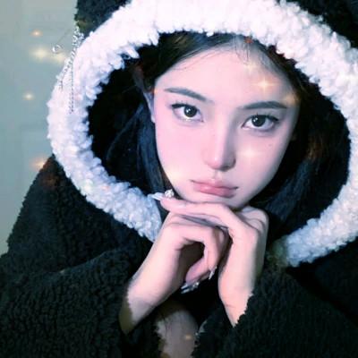 梦幻星空的女生头像 高清超好看的星空头像女生图片