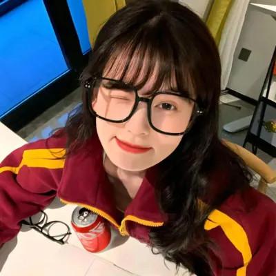 氛围感干净头像女生高清无水印