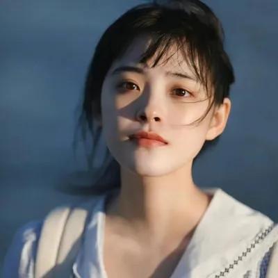 氛围感干净头像女生高清无水印