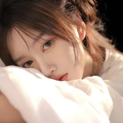 高级容易招桃花的女生微信头像