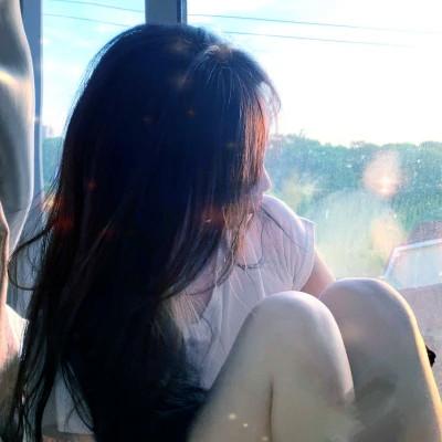 梦幻星空的女生头像 高清超好看的星空头像女生图片