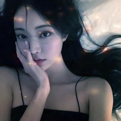 梦幻星空的女生头像 高清超好看的星空头像女生图片