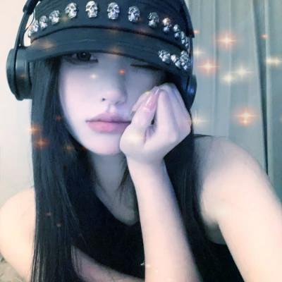 梦幻星空的女生头像 高清超好看的星空头像女生图片