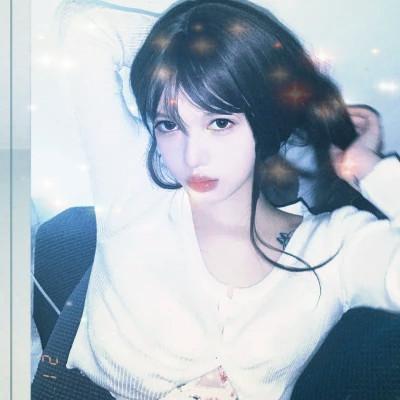 梦幻星空的女生头像 高清超好看的星空头像女生图片
