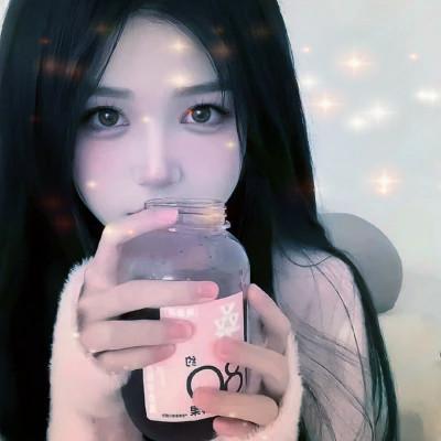 梦幻星空的女生头像 高清超好看的星空头像女生图片
