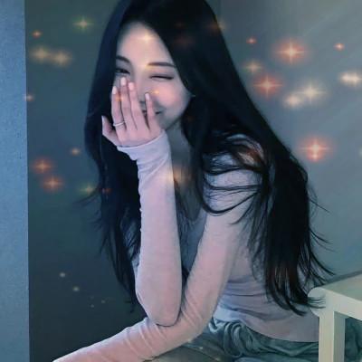 梦幻星空的女生头像 高清超好看的星空头像女生图片