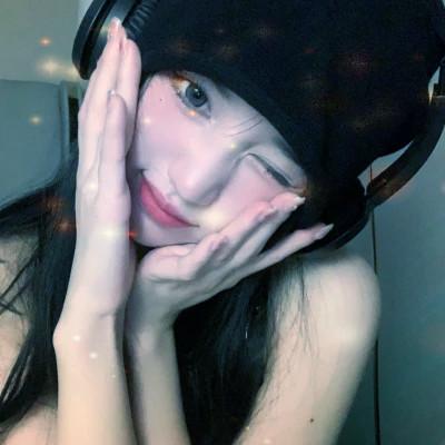 梦幻星空的女生头像 高清超好看的星空头像女生图片