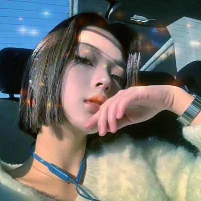 梦幻星空的女生头像 高清超好看的星空头像女生图片