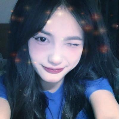 梦幻星空的女生头像 高清超好看的星空头像女生图片